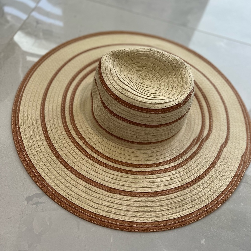 Forever 21, 2 tone straw wide brim hat (NWOT)